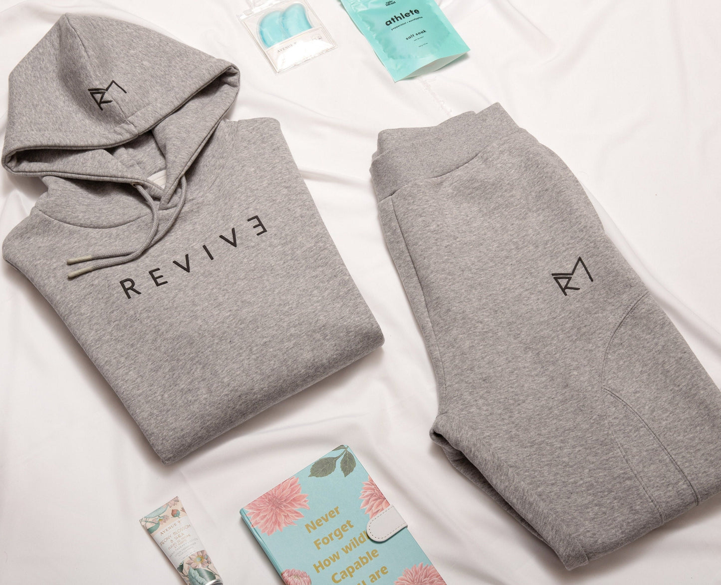 Matching Outfit Two Piece Sweatsuit Hoodie Jogger Sweatpants Set Women Casual Tracksuit Baggy Hooded Sweatshirt Personalized Gift for Her