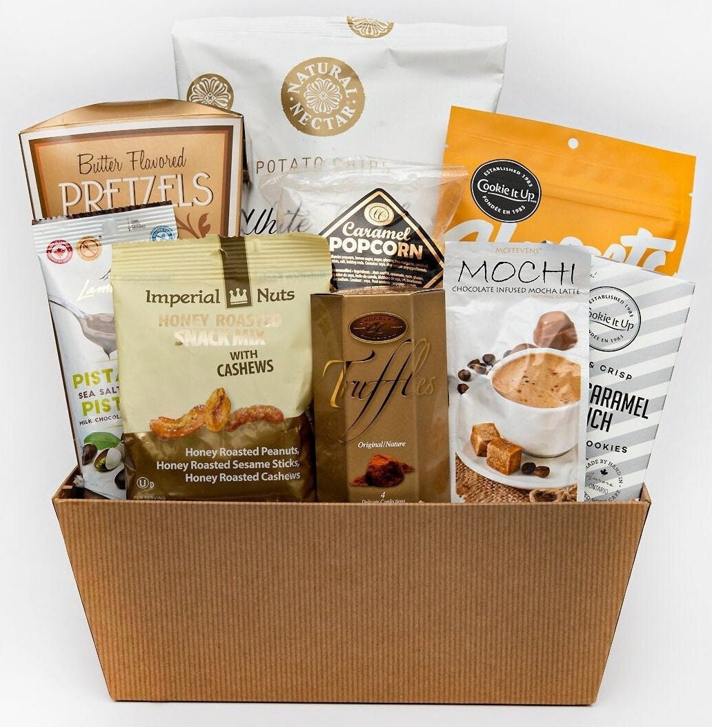 Customized Christmas Treat Basket Holiday Care Package Coffee Lover Gift Box Family Housewarming Gift Basket For Women Handmade Treat Basket