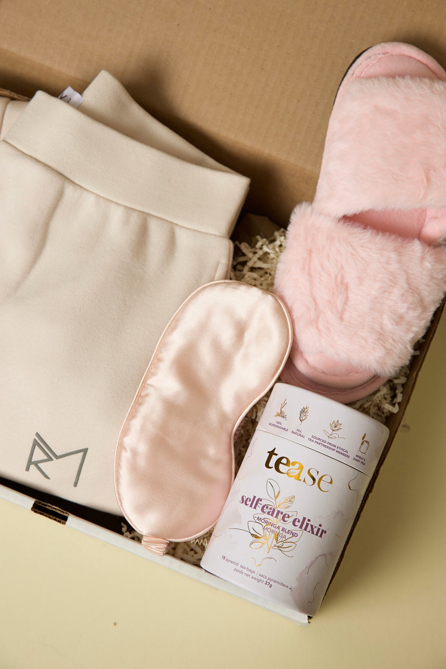 Christmas Gifts Jogger Set For Her Care Package For Women Beauty Box Loungewear Set Relaxed Sweatsuit For Her Hygge Gift Box Pamper Gift Her