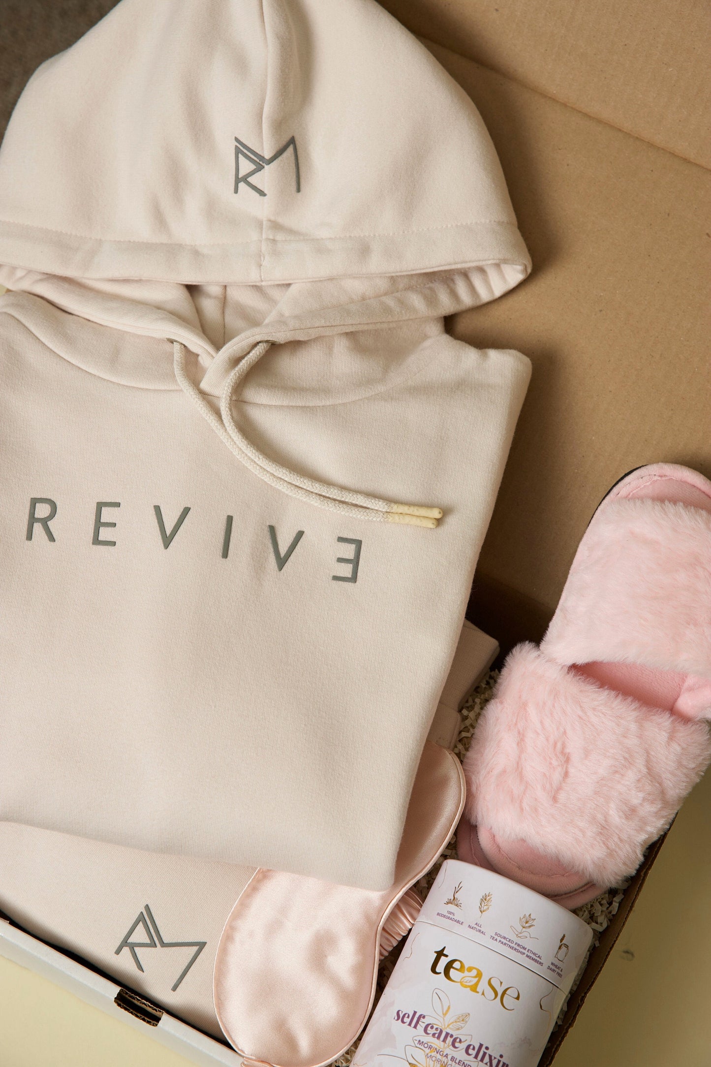 Christmas Gifts Jogger Set For Her Care Package For Women Beauty Box Loungewear Set Relaxed Sweatsuit For Her Hygge Gift Box Pamper Gift Her
