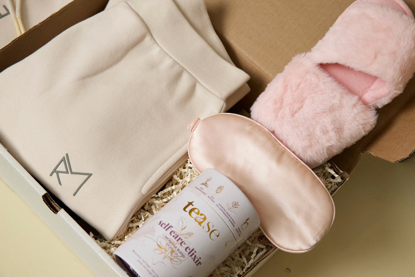 Christmas Gifts Jogger Set For Her Care Package For Women Beauty Box Loungewear Set Relaxed Sweatsuit For Her Hygge Gift Box Pamper Gift Her