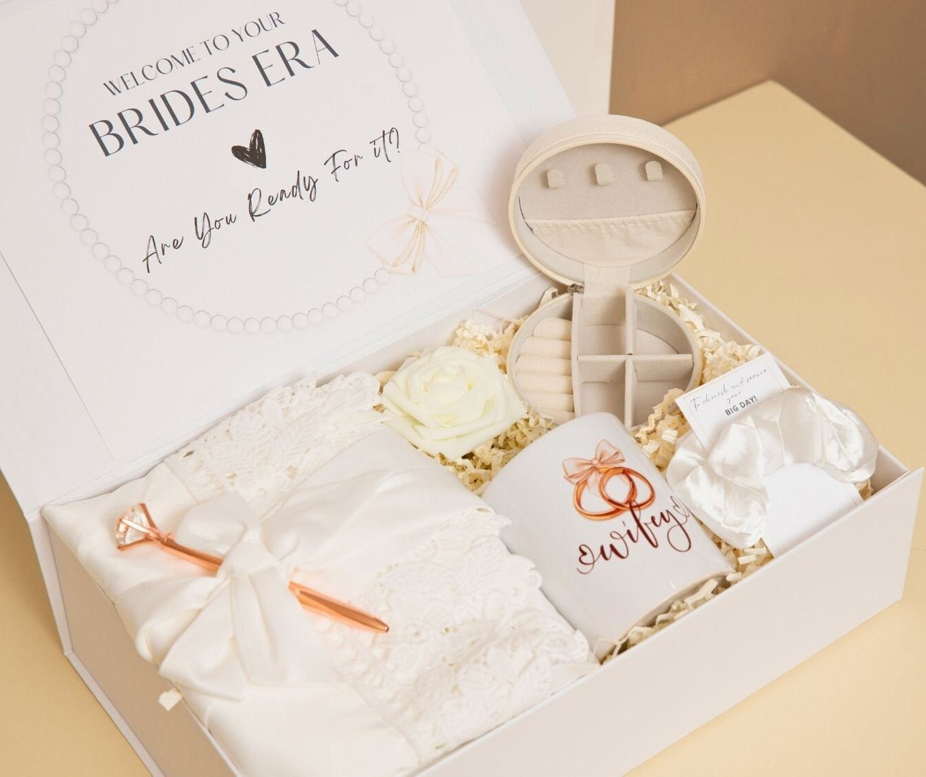 Bride to be Wedding Custom Gift Box Bridal Shower Gift Set Best Friend Future Mrs Engagement Gift Idea Personalized Robe Gift Package Brides