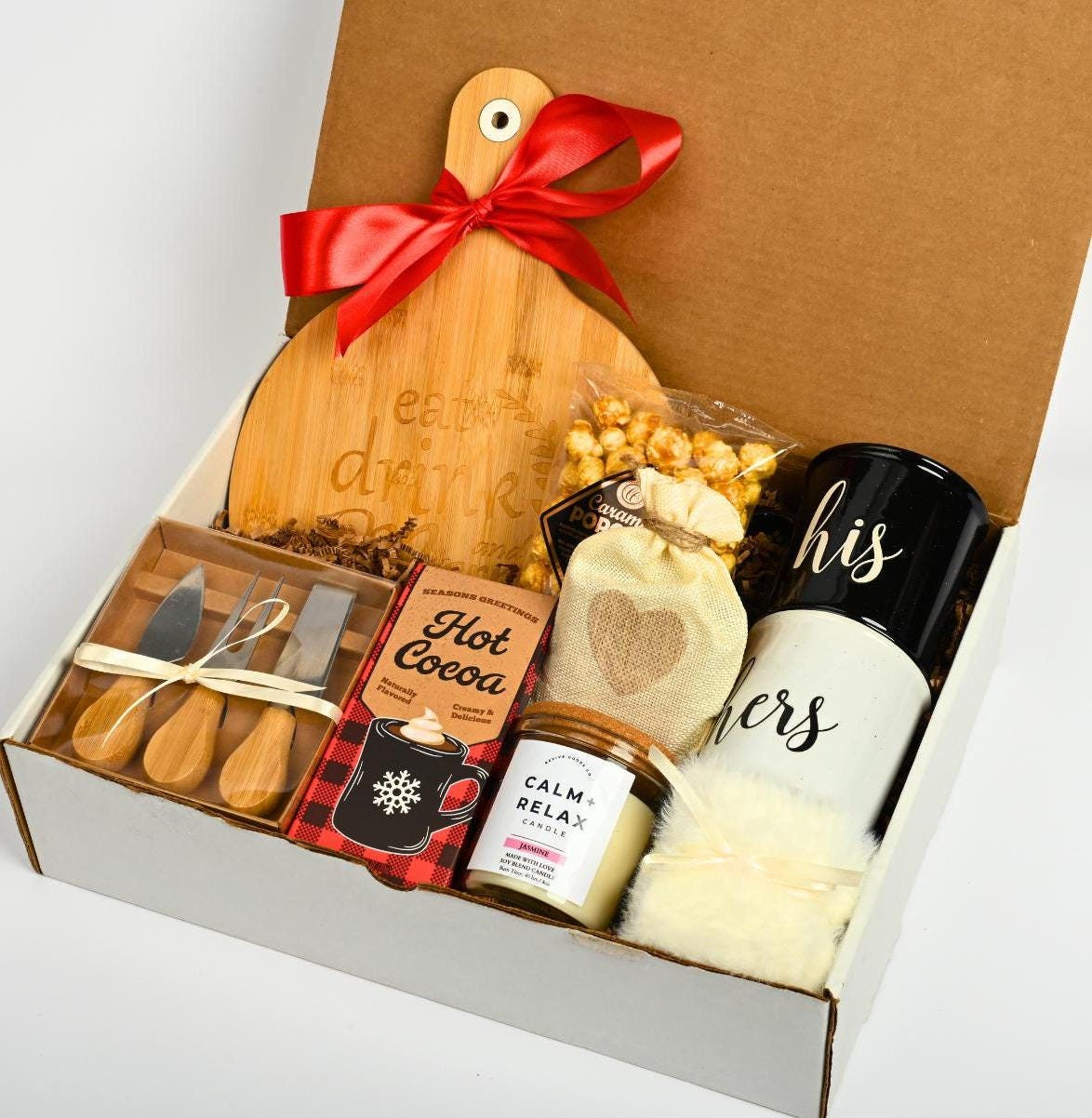 Housewarming Gift Box Family Customized Cutting Board Gift Couple Personalized Engagement Gift Realtor Closing Gift Basket New Home Owner