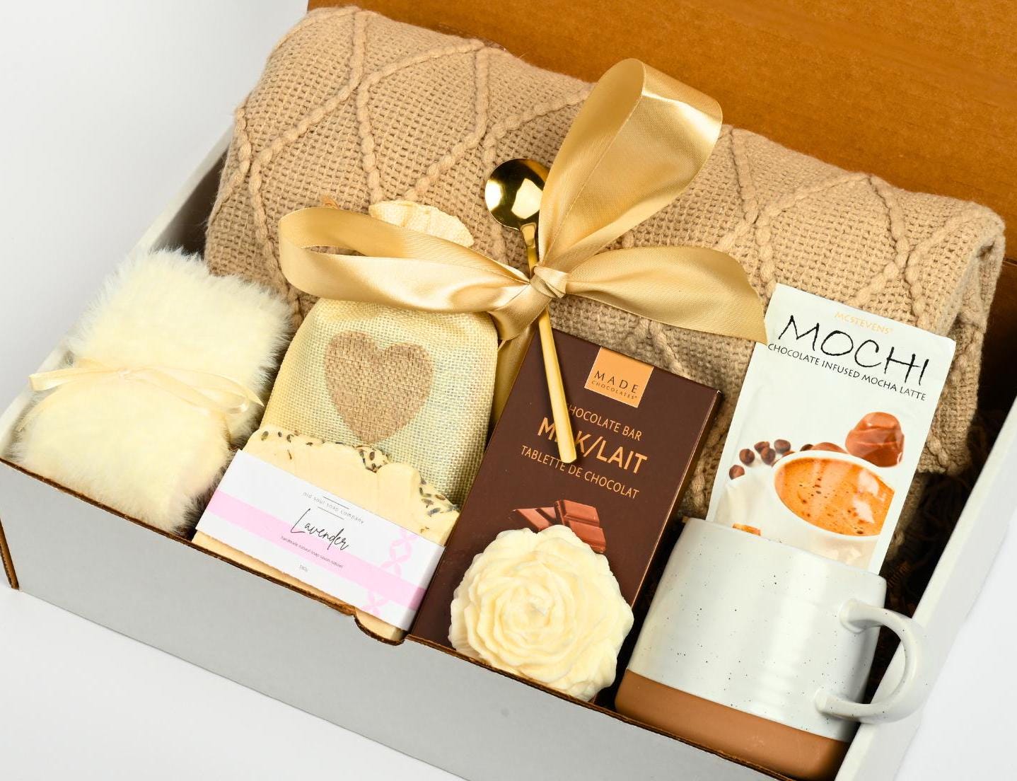 Christmas Gift Hygge Gift Box Her Self Care Package Holiday Gift Set For Bestie Christmas Gift With Blanket Gift Basket New Year's gift idea