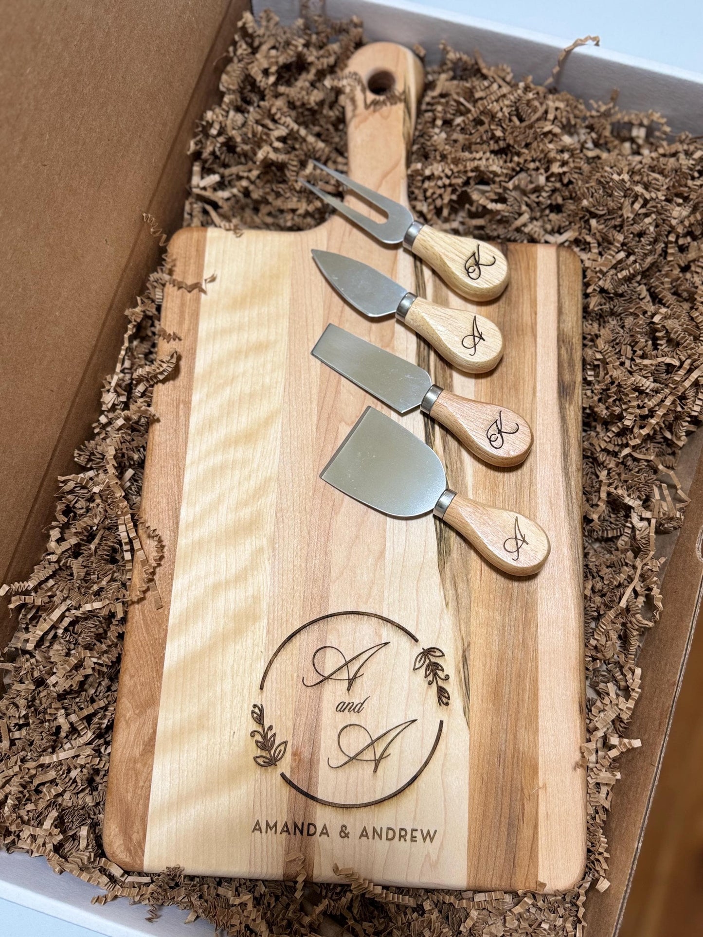 Personalized Christmas Cutting Board Holiday Wooden Monogram Kitchen Gift Wedding Present Handcrafted Maple Wood Serving Accessory Cheese