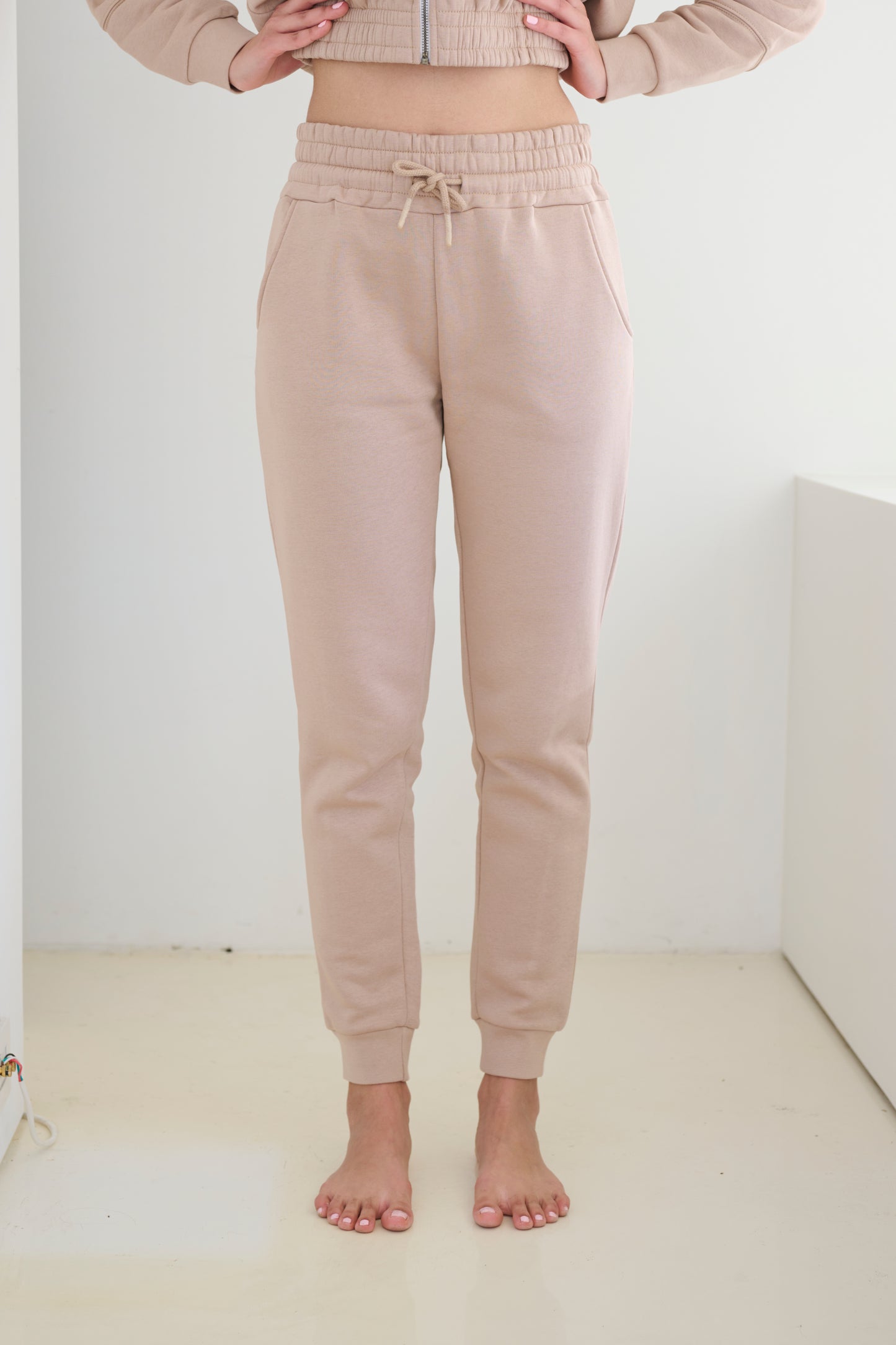 High-waisted Jogger Taupe